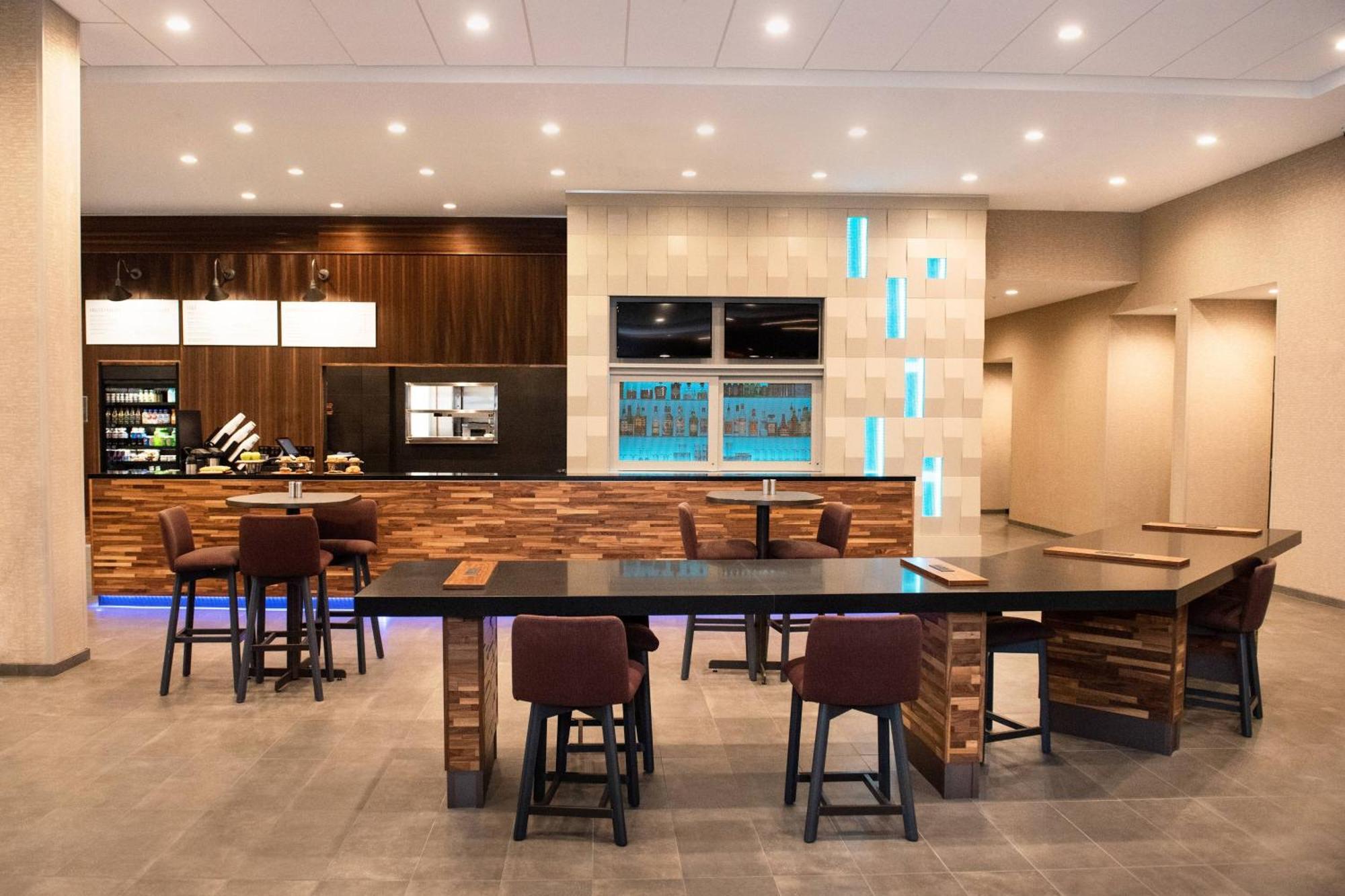 Courtyard By Marriott Mesa At Wrigleyville West Exterior foto